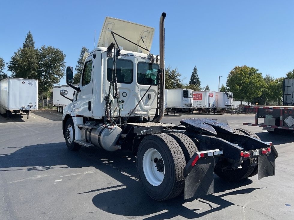 Day Cab Tractor-Heavy Duty Tractors-Freightliner-2019-T12642ST-Sacramento-CA-217,709\n\t\tmiles-$ 55,750 - Image 5
