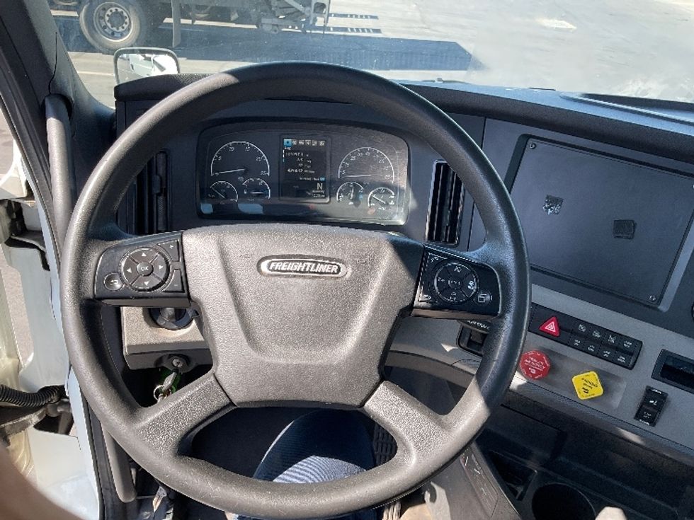 Day Cab Tractor-Heavy Duty Tractors-Freightliner-2019-T12642ST-Sacramento-CA-239,309\n\t\tmiles-$ 54,500 - Image 11