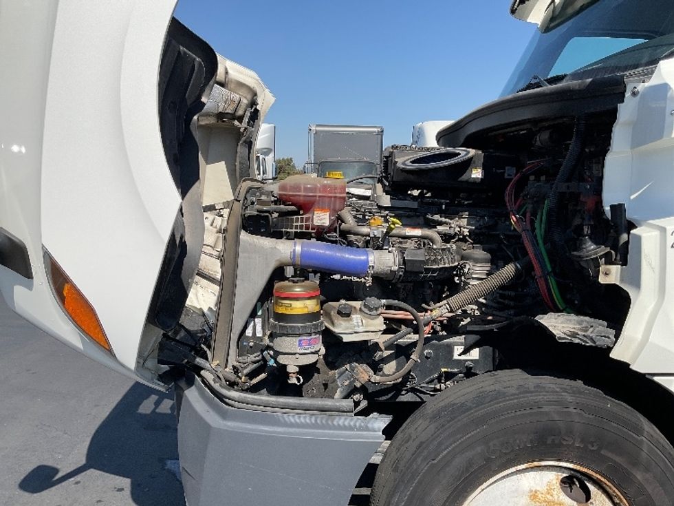 Day Cab Tractor-Heavy Duty Tractors-Freightliner-2019-T12642ST-Sacramento-CA-239,309\n\t\tmiles-$ 54,500 - Image 16