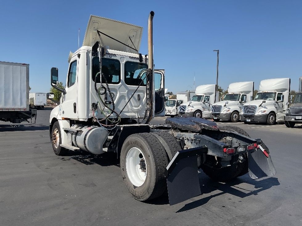 Day Cab Tractor-Heavy Duty Tractors-Freightliner-2019-T12642ST-Sacramento-CA-239,309\n\t\tmiles-$ 54,500 - Image 5