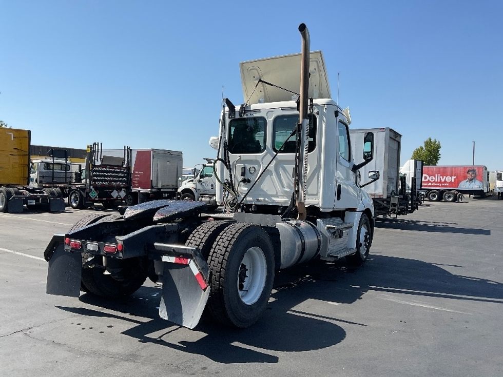 Day Cab Tractor-Heavy Duty Tractors-Freightliner-2019-T12642ST-Sacramento-CA-239,309\n\t\tmiles-$ 54,500 - Image 7