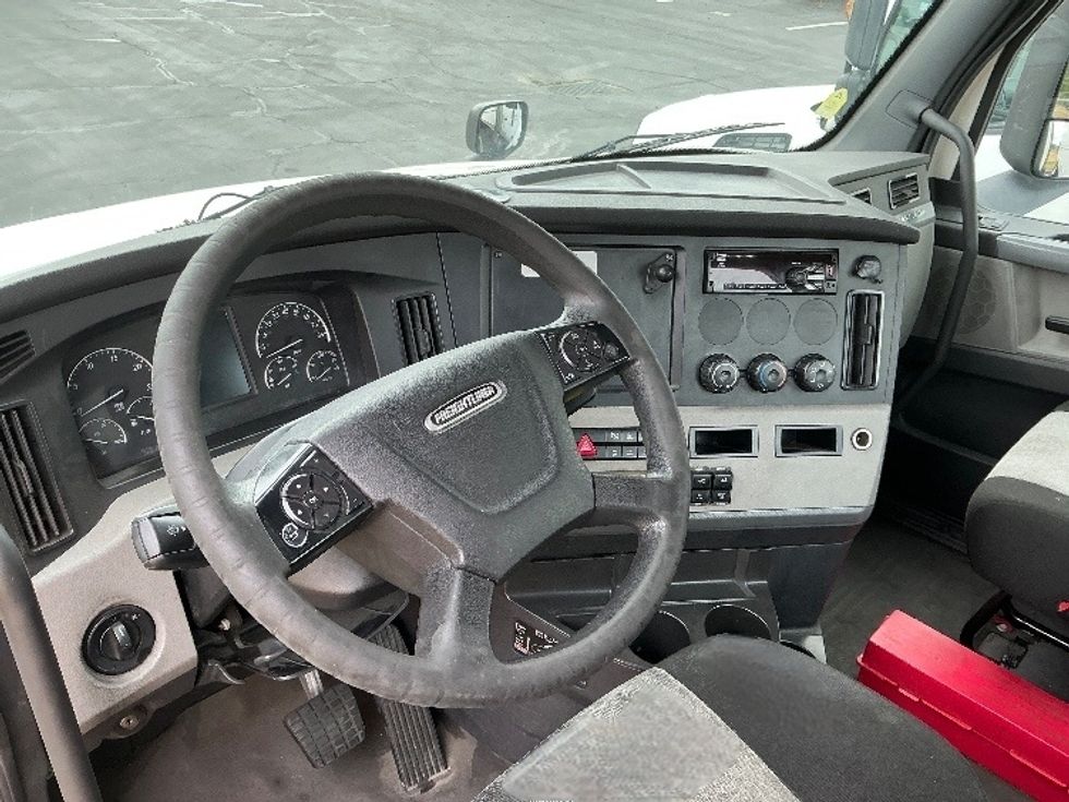 Day Cab Tractor-Heavy Duty Tractors-Freightliner-2019-T12642ST-Sacramento-CA-315,058\n\t\tmiles-$ 46,500 - Image 11
