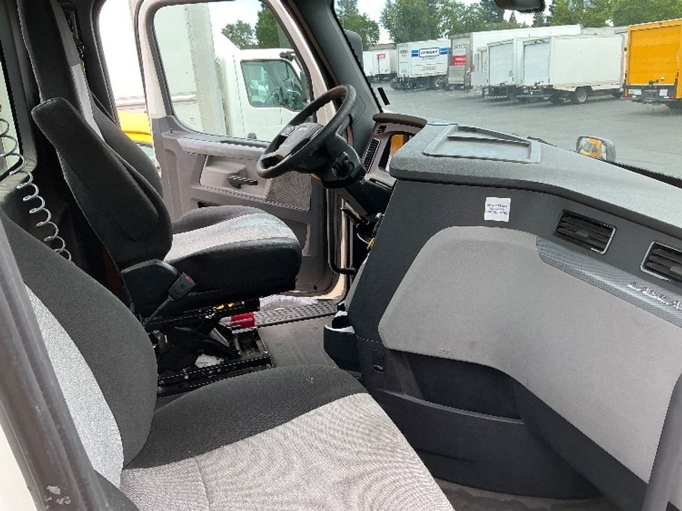 Day Cab Tractor-Heavy Duty Tractors-Freightliner-2019-T12642ST-Sacramento-CA-315,058\n\t\tmiles-$ 46,500 - Image 14