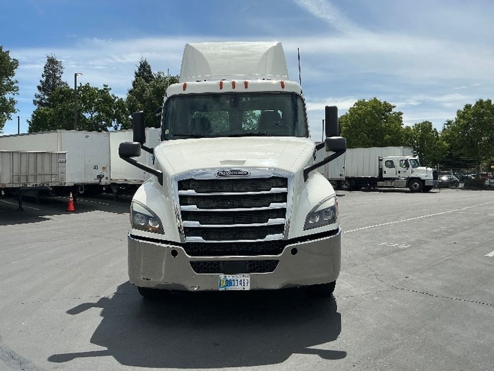 Day Cab Tractor-Heavy Duty Tractors-Freightliner-2019-T12642ST-Sacramento-CA-315,058\n\t\tmiles-$ 46,500 - Image 2