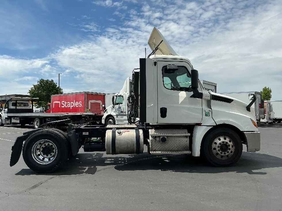 Day Cab Tractor-Heavy Duty Tractors-Freightliner-2019-T12642ST-Sacramento-CA-315,058\n\t\tmiles-$ 46,500 - Image 8