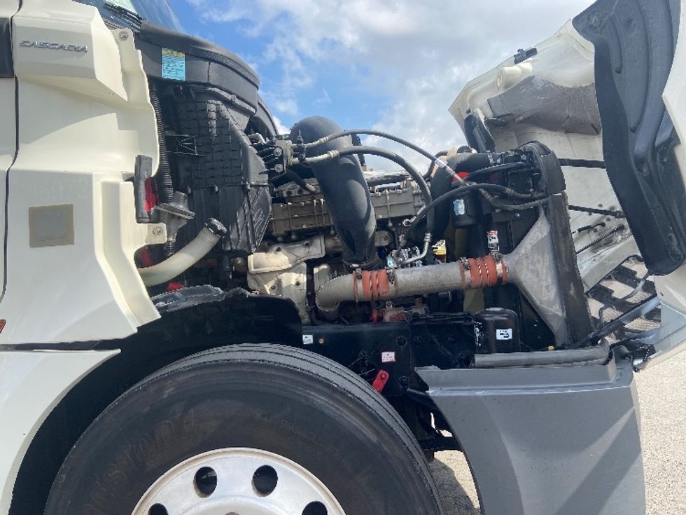 Day Cab Tractor-Heavy Duty Tractors-Freightliner-2019-T12642ST-San Antonio-TX-315,168\n\t\tmiles-$ 37,750 - Image 15