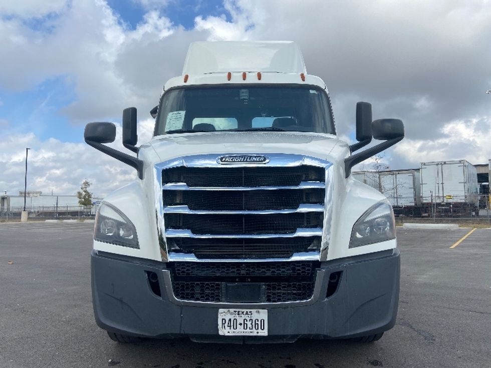 Day Cab Tractor-Heavy Duty Tractors-Freightliner-2019-T12642ST-San Antonio-TX-315,168\n\t\tmiles-$ 37,750 - Image 2