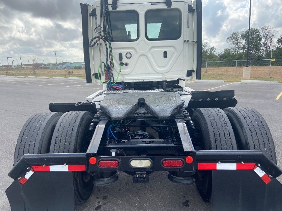 Day Cab Tractor-Heavy Duty Tractors-Freightliner-2019-T12642ST-San Antonio-TX-315,168\n\t\tmiles-$ 37,750 - Image 6