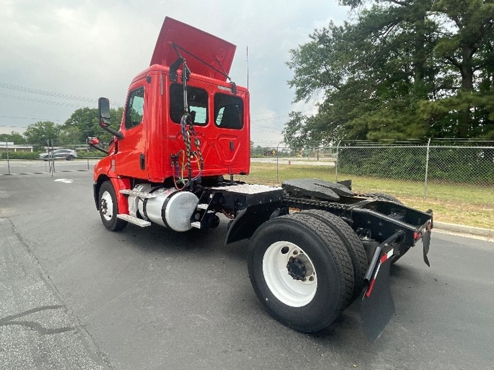 Day Cab Tractor-Heavy Duty Tractors-Freightliner-2019-T12642ST-Spartanburg-SC-344,820\n\t\tmiles-$ 38,500 - Image 5