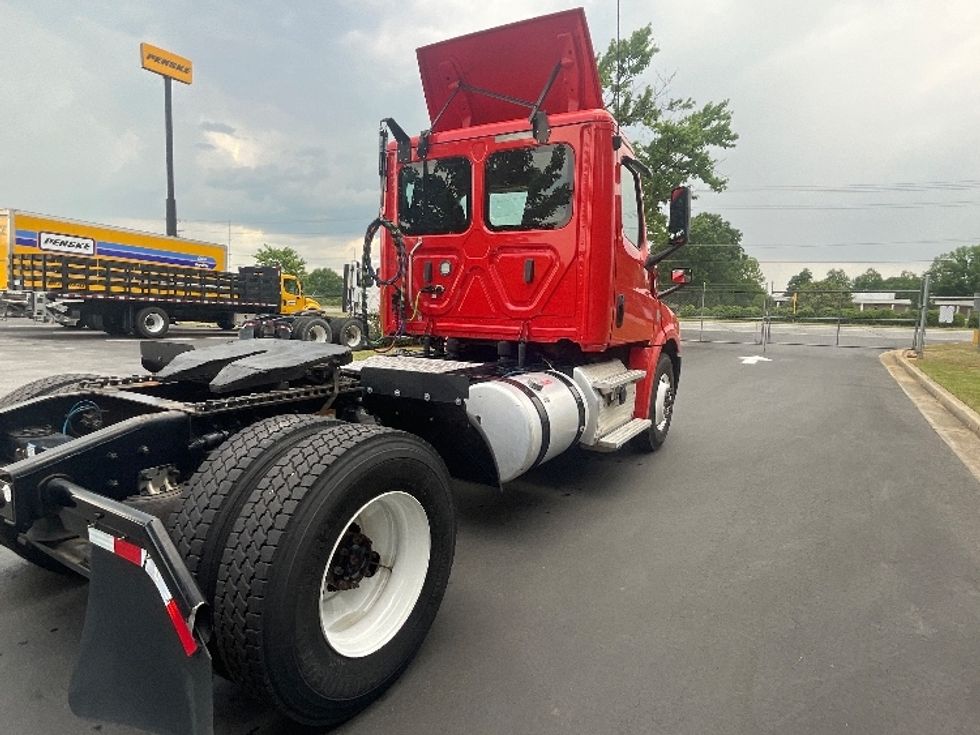 Day Cab Tractor-Heavy Duty Tractors-Freightliner-2019-T12642ST-Spartanburg-SC-344,820\n\t\tmiles-$ 38,500 - Image 7