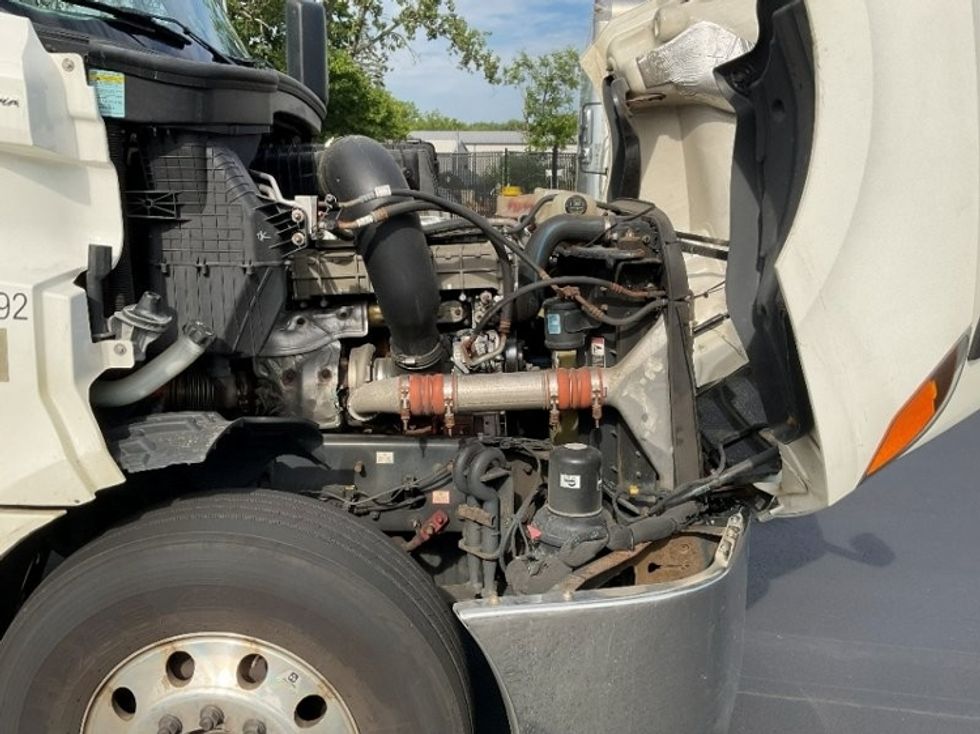 Day Cab Tractor-Heavy Duty Tractors-Freightliner-2019-T12642ST-Springfield-MA-381,645\n\t\tmiles-$ 36,750 - Image 15