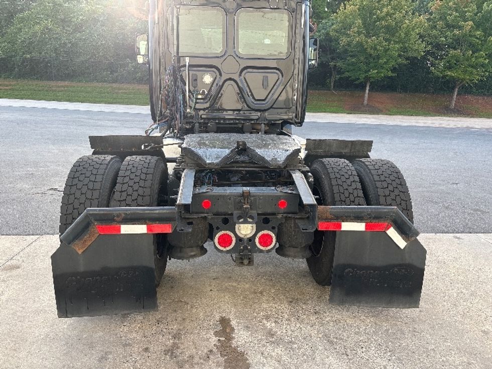 Day Cab Tractor-Heavy Duty Tractors-Freightliner-2019-T12642ST-Statesville-NC-182,285\n\t\tmiles-$ 44,500 - Image 6