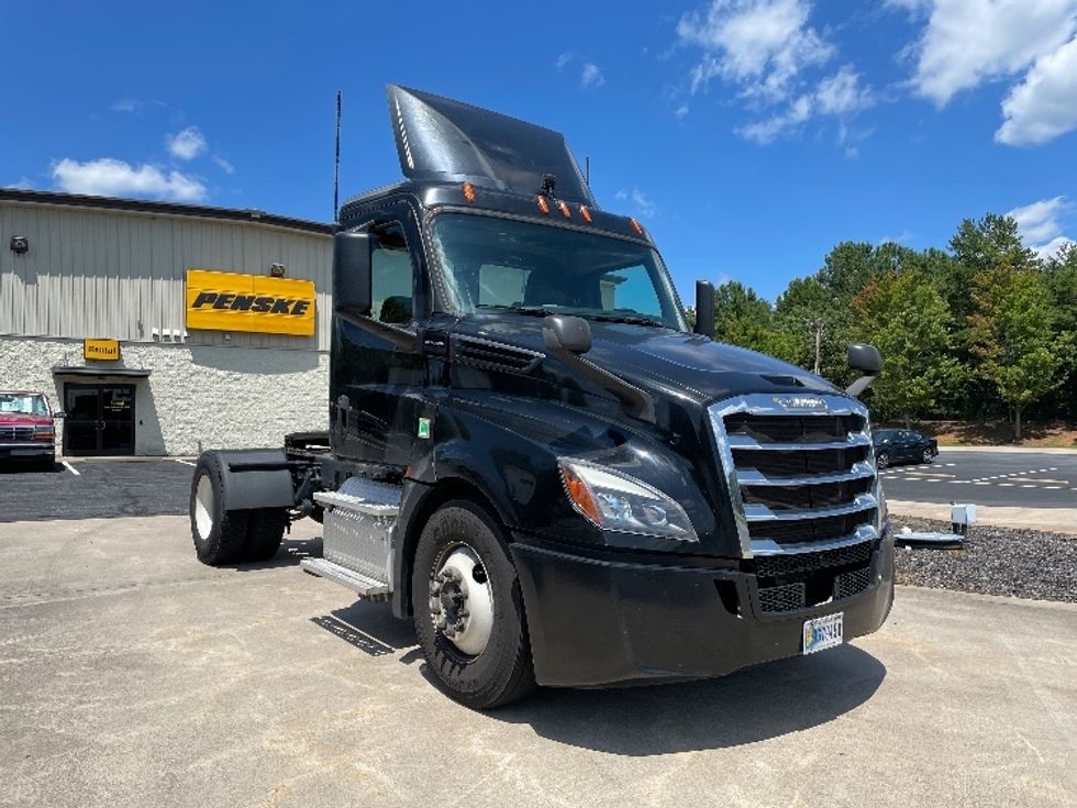 Day Cab Tractor-Heavy Duty Tractors-Freightliner-2019-T12642ST-Statesville-NC-239,185\n\t\tmiles-$ 40,750 - Image 1