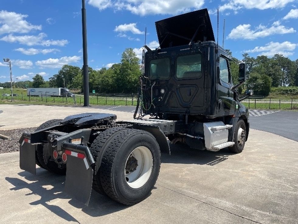 Day Cab Tractor-Heavy Duty Tractors-Freightliner-2019-T12642ST-Statesville-NC-239,185\n\t\tmiles-$ 40,750 - Image 7