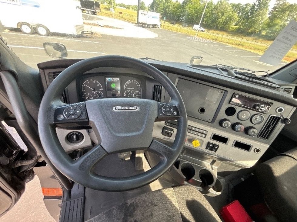 Day Cab Tractor-Heavy Duty Tractors-Freightliner-2019-T12642ST-Statesville-NC-265,887\n\t\tmiles-$ 42,000 - Image 11