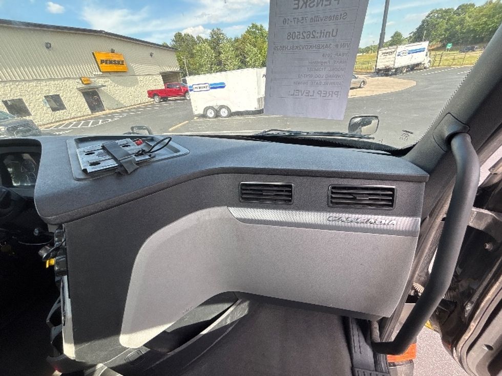 Day Cab Tractor-Heavy Duty Tractors-Freightliner-2019-T12642ST-Statesville-NC-265,887\n\t\tmiles-$ 42,000 - Image 13