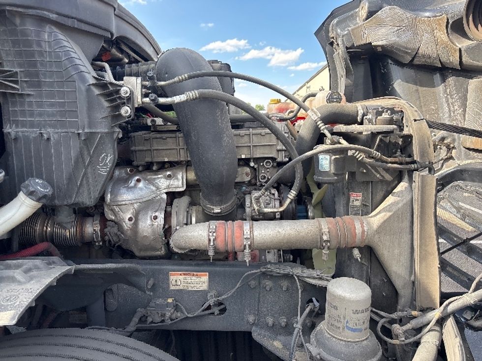 Day Cab Tractor-Heavy Duty Tractors-Freightliner-2019-T12642ST-Statesville-NC-265,887\n\t\tmiles-$ 42,000 - Image 15
