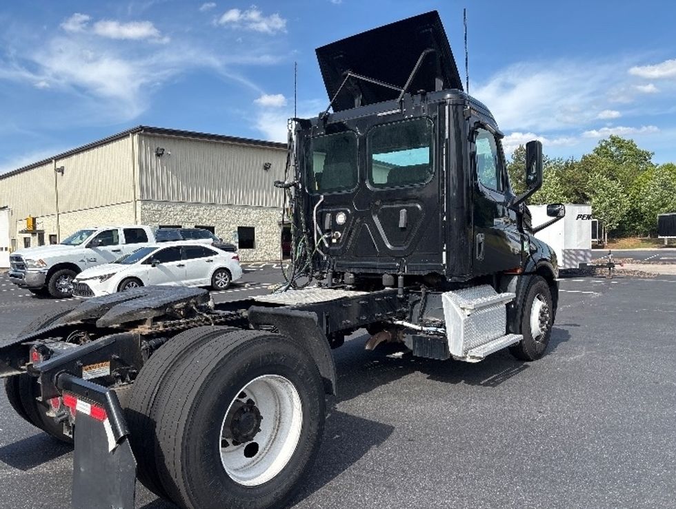 Day Cab Tractor-Heavy Duty Tractors-Freightliner-2019-T12642ST-Statesville-NC-265,887\n\t\tmiles-$ 42,000 - Image 7