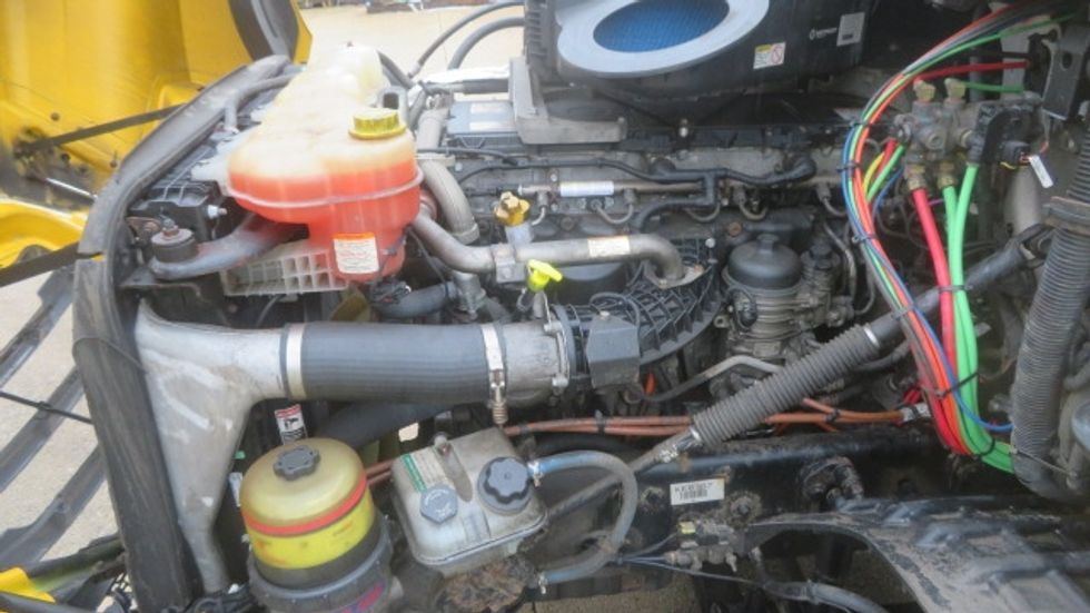 Day Cab Tractor-Heavy Duty Tractors-Freightliner-2019-T12642ST-Sterling-VA-503,519\n\t\tmiles-$ 26,250 - Image 14