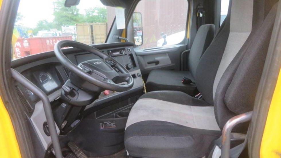 Day Cab Tractor-Heavy Duty Tractors-Freightliner-2019-T12642ST-Sterling-VA-503,519\n\t\tmiles-$ 26,250 - Image 7