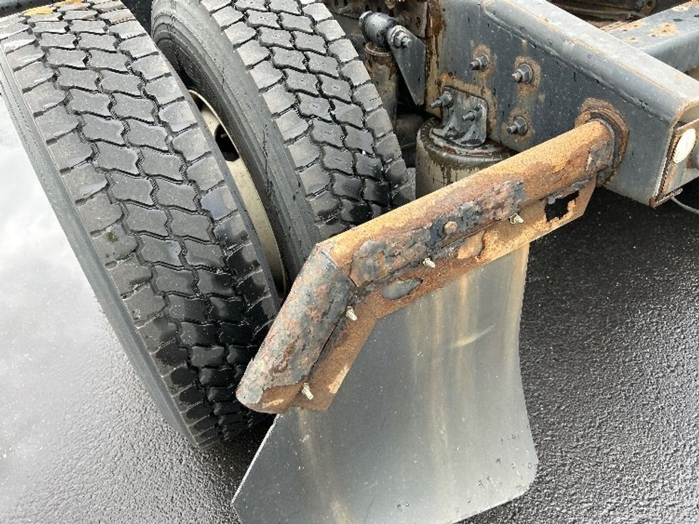 Day Cab Tractor-Heavy Duty Tractors-Freightliner-2019-T12642ST-Sterling-VA-573,008\n\t\tmiles-$ 22,500 - Image 17