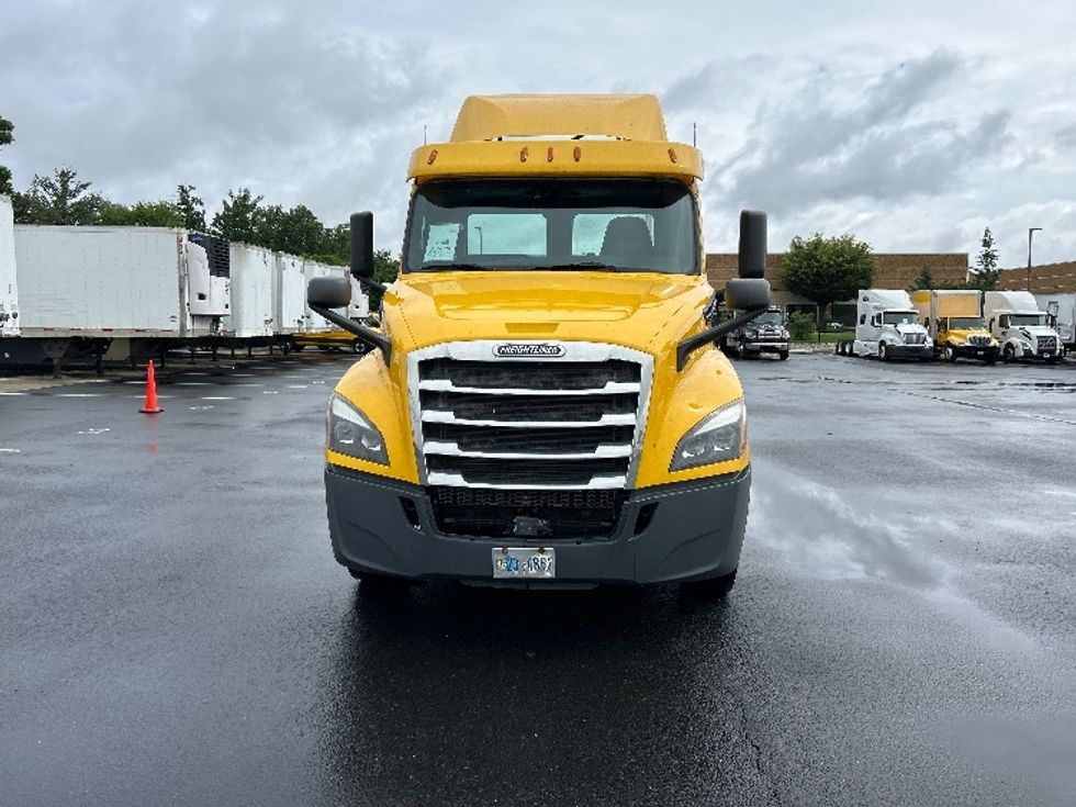 Day Cab Tractor-Heavy Duty Tractors-Freightliner-2019-T12642ST-Sterling-VA-573,008\n\t\tmiles-$ 22,500 - Image 2