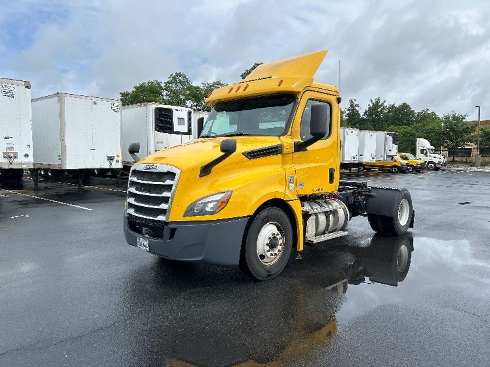 Day Cab Tractor-Heavy Duty Tractors-Freightliner-2019-T12642ST-Sterling-VA-573,008\n\t\tmiles-$ 22,500 - Image 3