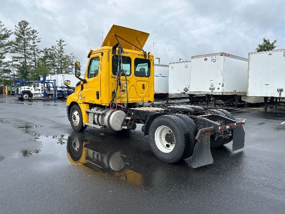 Day Cab Tractor-Heavy Duty Tractors-Freightliner-2019-T12642ST-Sterling-VA-573,008\n\t\tmiles-$ 22,500 - Image 5