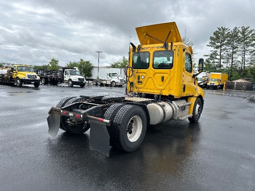 Day Cab Tractor-Heavy Duty Tractors-Freightliner-2019-T12642ST-Sterling-VA-573,008\n\t\tmiles-$ 22,500 - Image 7