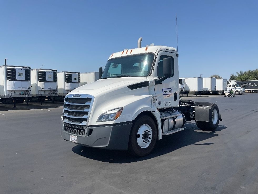 Day Cab Tractor-Heavy Duty Tractors-Freightliner-2019-T12642ST-Stockton-CA-140,780\n\t\tmiles-$ 47,000 - Image 3