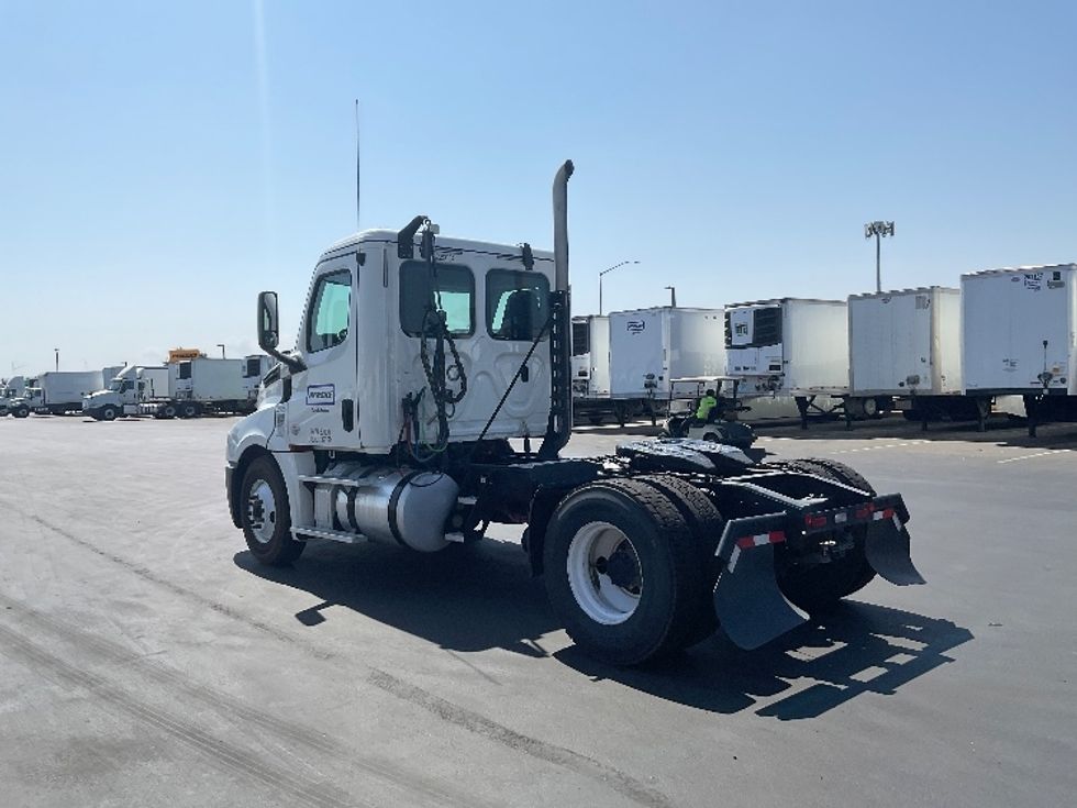 Day Cab Tractor-Heavy Duty Tractors-Freightliner-2019-T12642ST-Stockton-CA-140,780\n\t\tmiles-$ 47,000 - Image 5