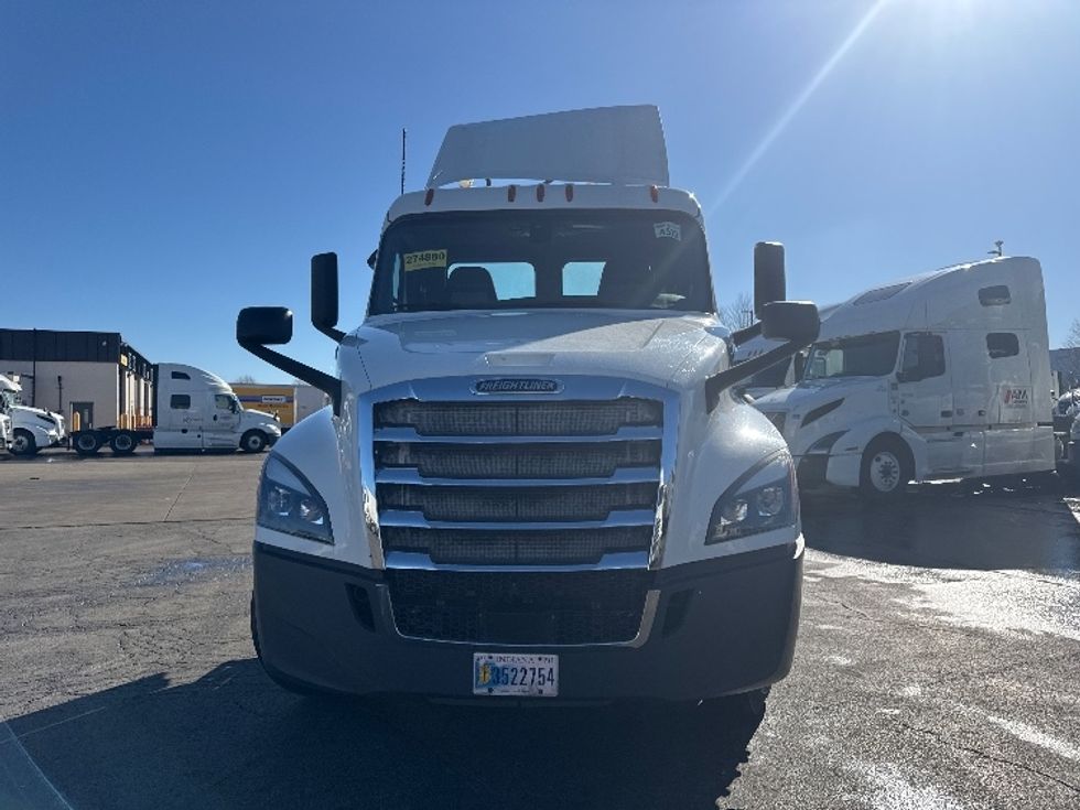 Day Cab Tractor-Heavy Duty Tractors-Freightliner-2019-T12642ST-Sturtevant-WI-578,001\n\t\tmiles-$ 30,750 - Image 2