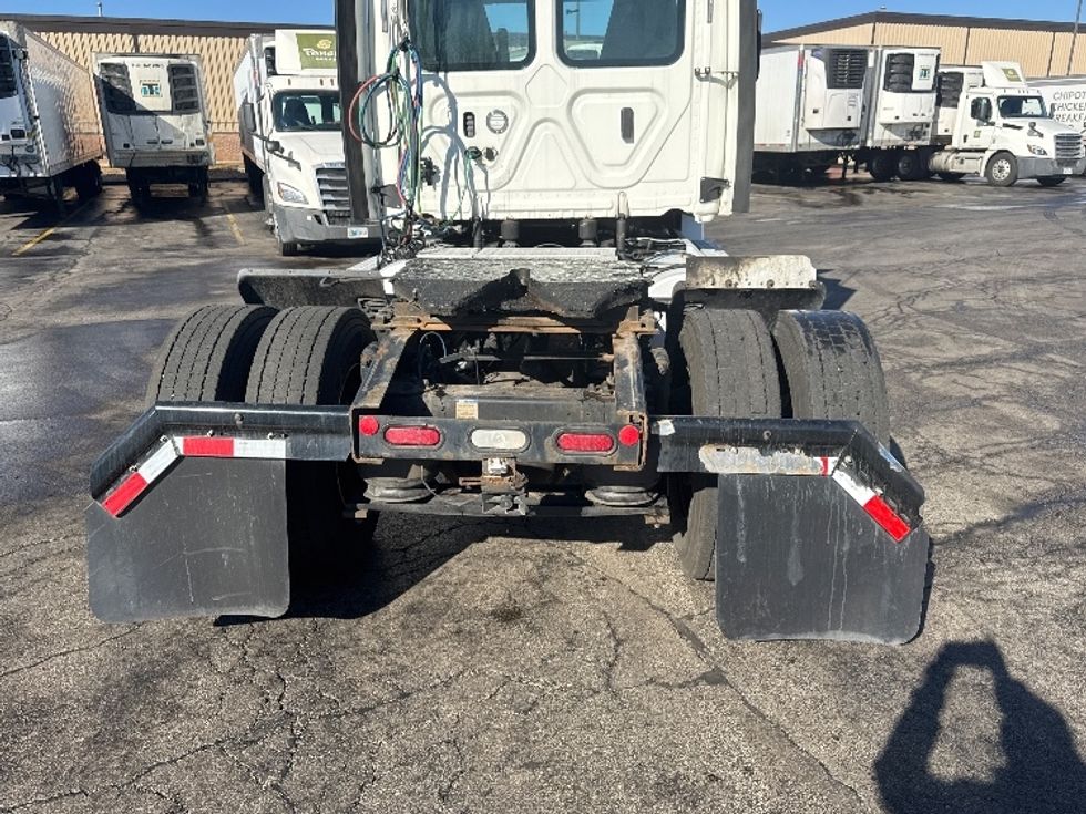 Day Cab Tractor-Heavy Duty Tractors-Freightliner-2019-T12642ST-Sturtevant-WI-578,001\n\t\tmiles-$ 30,750 - Image 6