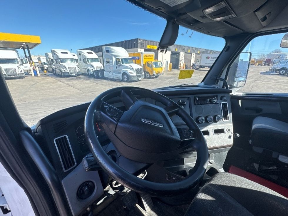 Day Cab Tractor-Heavy Duty Tractors-Freightliner-2019-T12642ST-Sturtevant-WI-601,034\n\t\tmiles-$ 29,500 - Image 13