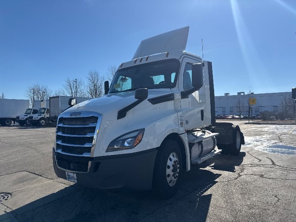 Day Cab Tractor-Heavy Duty Tractors-Freightliner-2019-T12642ST-Sturtevant-WI-601,034\n\t\tmiles-$ 29,500 - Image 2
