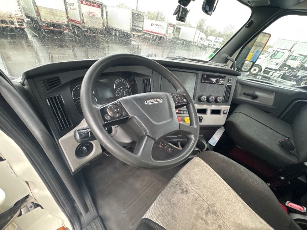 Day Cab Tractor-Heavy Duty Tractors-Freightliner-2019-T12642ST-Swedesboro-NJ-478,020\n\t\tmiles-$ 31,750 - Image 10
