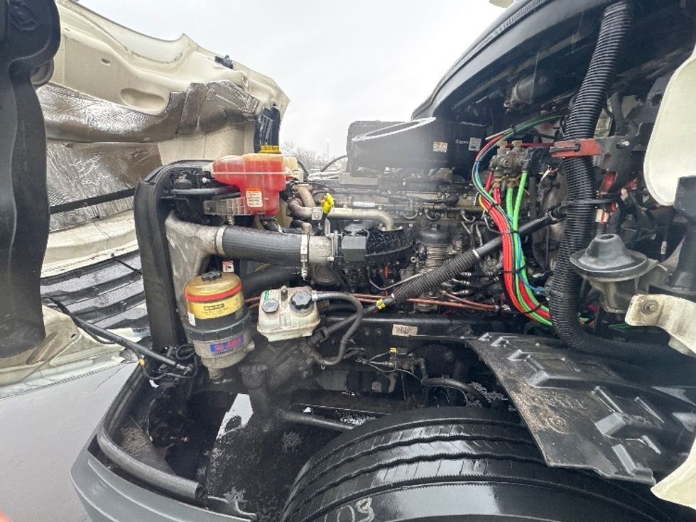 Day Cab Tractor-Heavy Duty Tractors-Freightliner-2019-T12642ST-Swedesboro-NJ-478,020\n\t\tmiles-$ 31,750 - Image 16