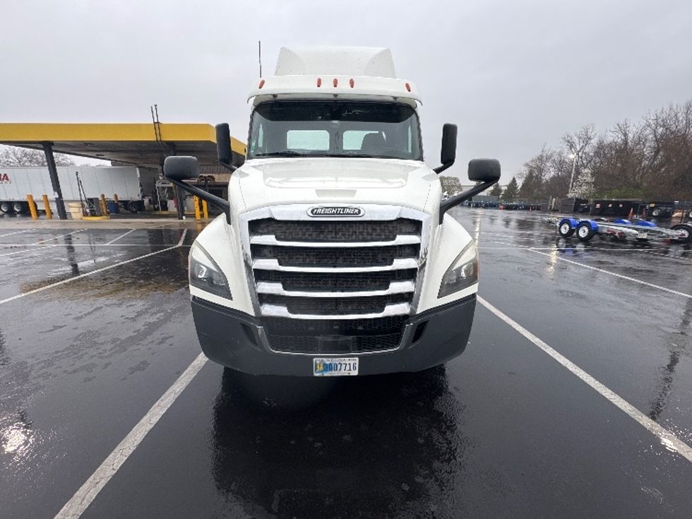Day Cab Tractor-Heavy Duty Tractors-Freightliner-2019-T12642ST-Swedesboro-NJ-478,020\n\t\tmiles-$ 31,750 - Image 2