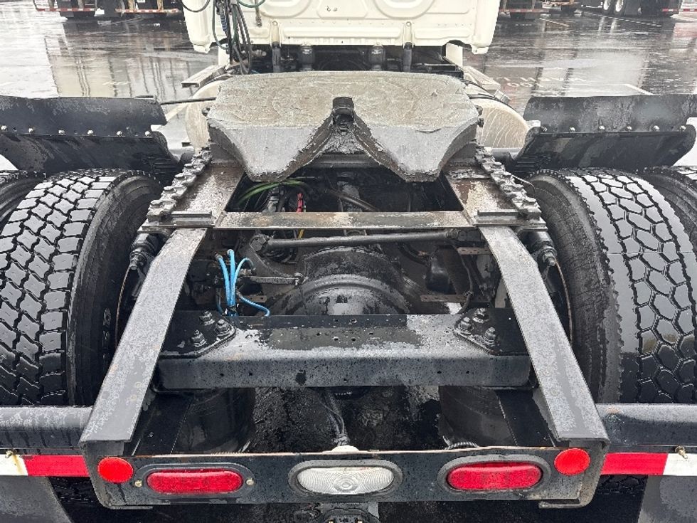 Day Cab Tractor-Heavy Duty Tractors-Freightliner-2019-T12642ST-Swedesboro-NJ-478,020\n\t\tmiles-$ 31,750 - Image 6