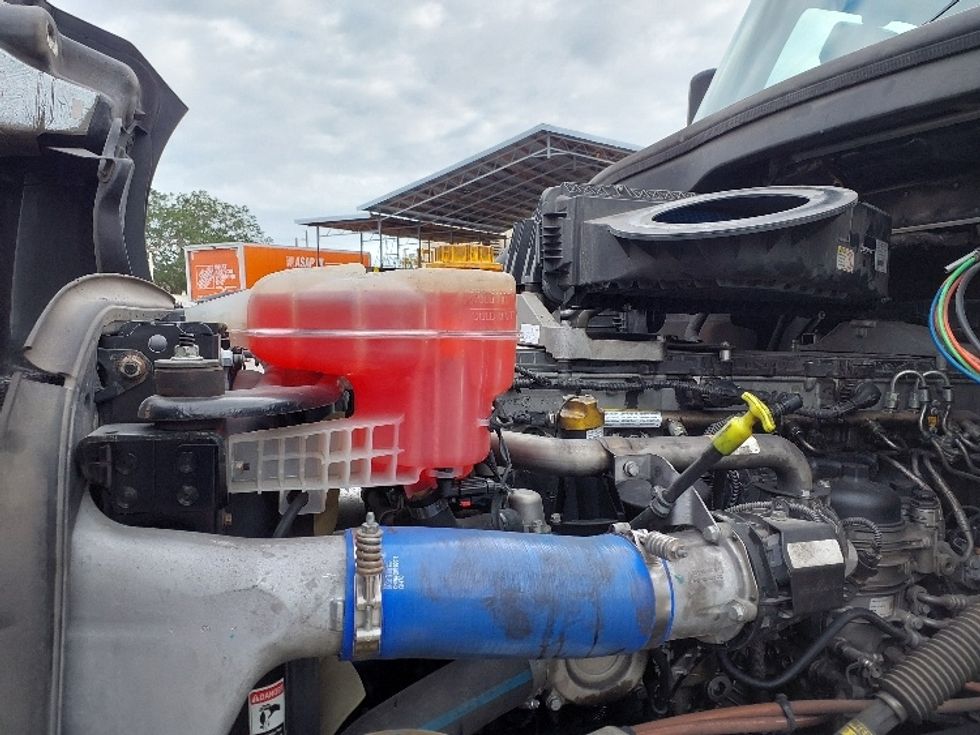 Day Cab Tractor-Heavy Duty Tractors-Freightliner-2019-T12642ST-Tampa-FL-183,026\n\t\tmiles-$ 44,500 - Image 16