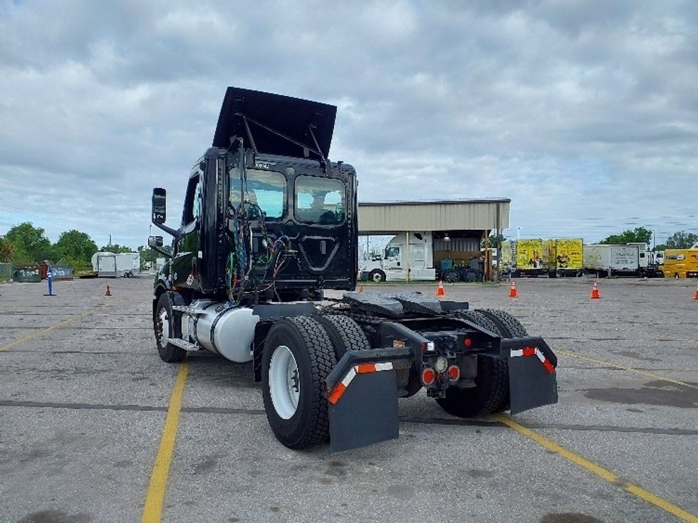Day Cab Tractor-Heavy Duty Tractors-Freightliner-2019-T12642ST-Tampa-FL-183,026\n\t\tmiles-$ 44,500 - Image 5