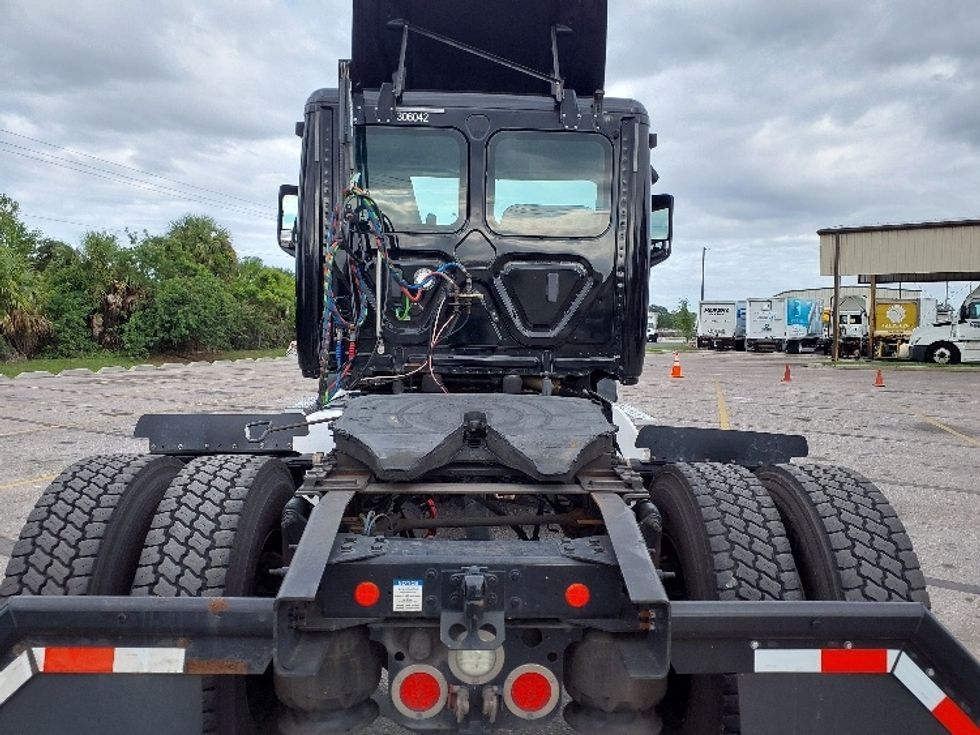 Day Cab Tractor-Heavy Duty Tractors-Freightliner-2019-T12642ST-Tampa-FL-183,026\n\t\tmiles-$ 44,500 - Image 6
