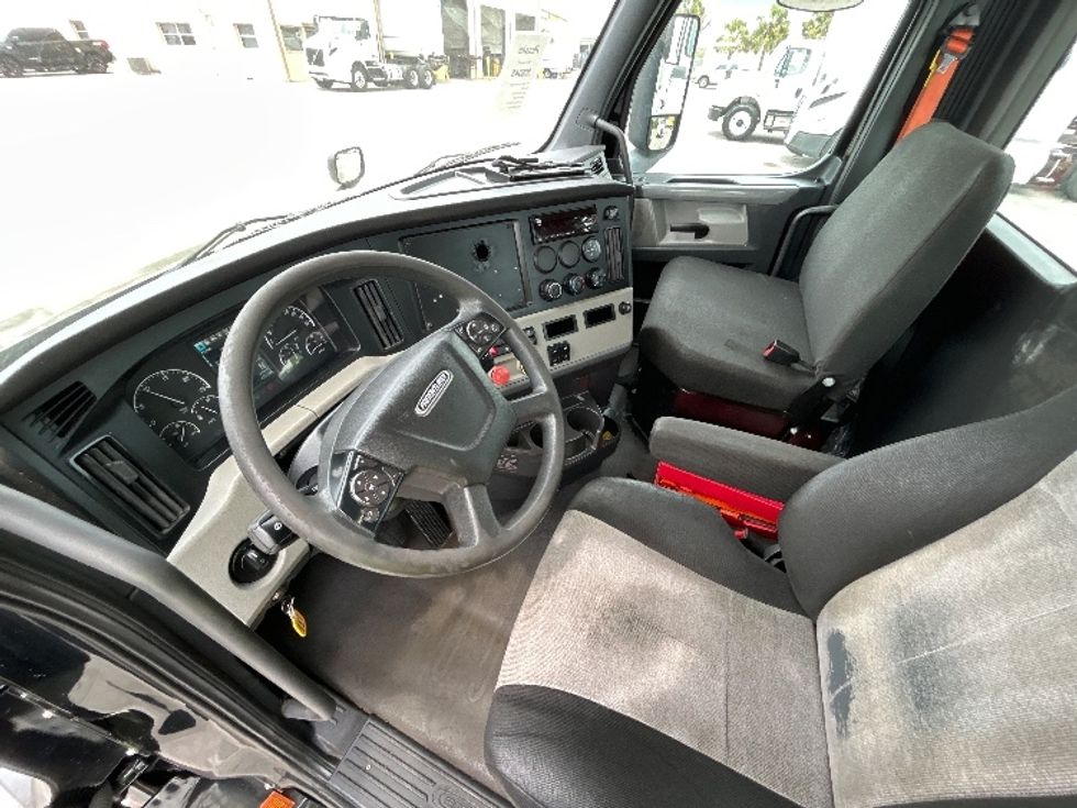Day Cab Tractor-Heavy Duty Tractors-Freightliner-2019-T12642ST-Tampa-FL-228,040\n\t\tmiles-$ 42,750 - Image 10