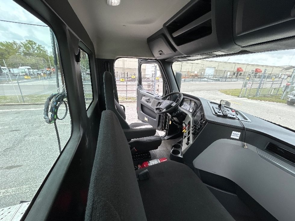 Day Cab Tractor-Heavy Duty Tractors-Freightliner-2019-T12642ST-Tampa-FL-228,040\n\t\tmiles-$ 42,750 - Image 14
