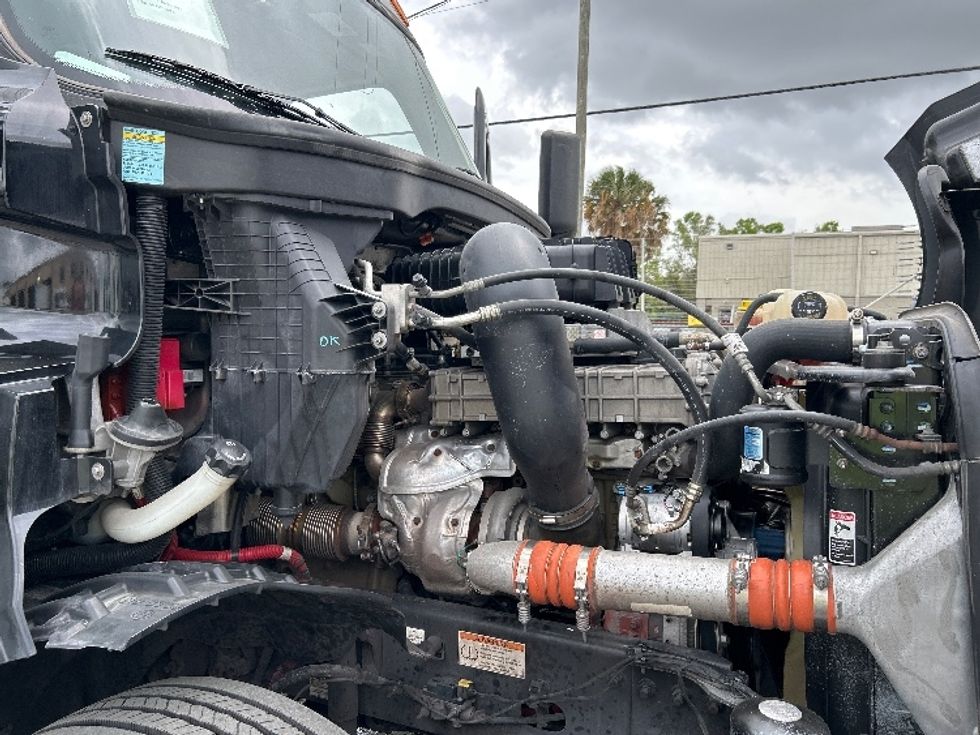 Day Cab Tractor-Heavy Duty Tractors-Freightliner-2019-T12642ST-Tampa-FL-228,040\n\t\tmiles-$ 42,750 - Image 15