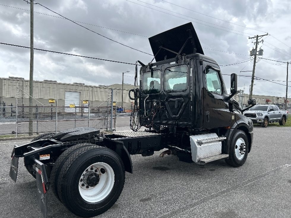 Day Cab Tractor-Heavy Duty Tractors-Freightliner-2019-T12642ST-Tampa-FL-228,040\n\t\tmiles-$ 42,750 - Image 7