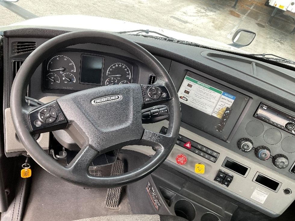 Day Cab Tractor-Heavy Duty Tractors-Freightliner-2019-T12642ST-Tampa-FL-244,199\n\t\tmiles-$ 44,500 - Image 11