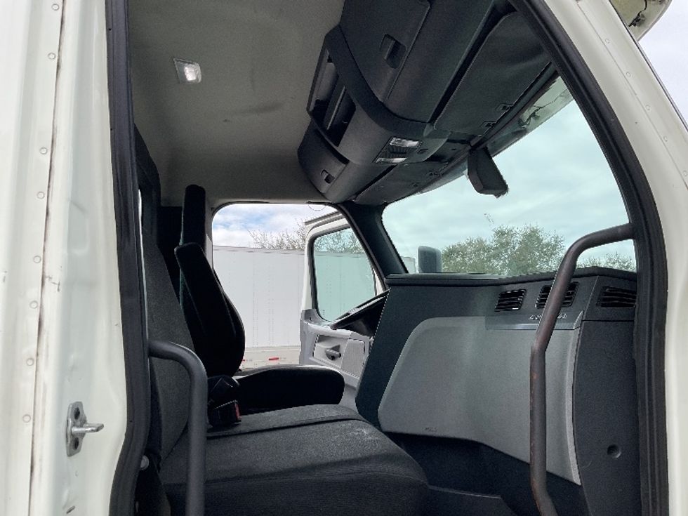 Day Cab Tractor-Heavy Duty Tractors-Freightliner-2019-T12642ST-Tampa-FL-244,199\n\t\tmiles-$ 44,500 - Image 14