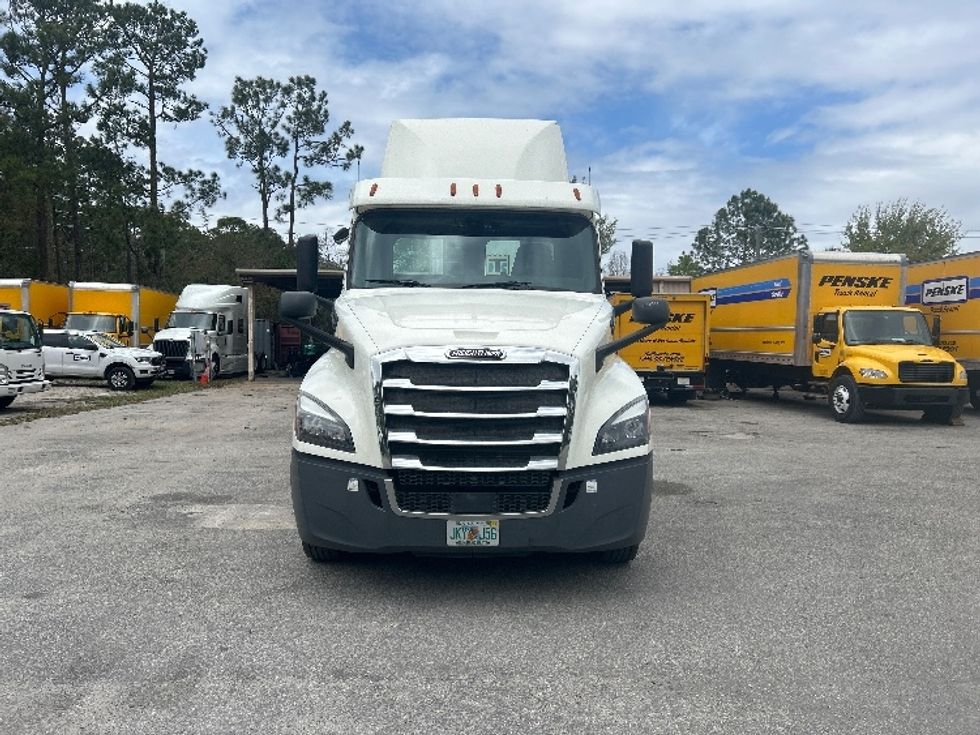 Day Cab Tractor-Heavy Duty Tractors-Freightliner-2019-T12642ST-Tampa-FL-244,199\n\t\tmiles-$ 44,500 - Image 2