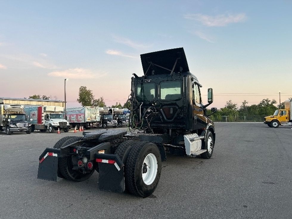 Day Cab Tractor-Heavy Duty Tractors-Freightliner-2019-T12642ST-Tampa-FL-245,990\n\t\tmiles-$ 42,750 - Image 7